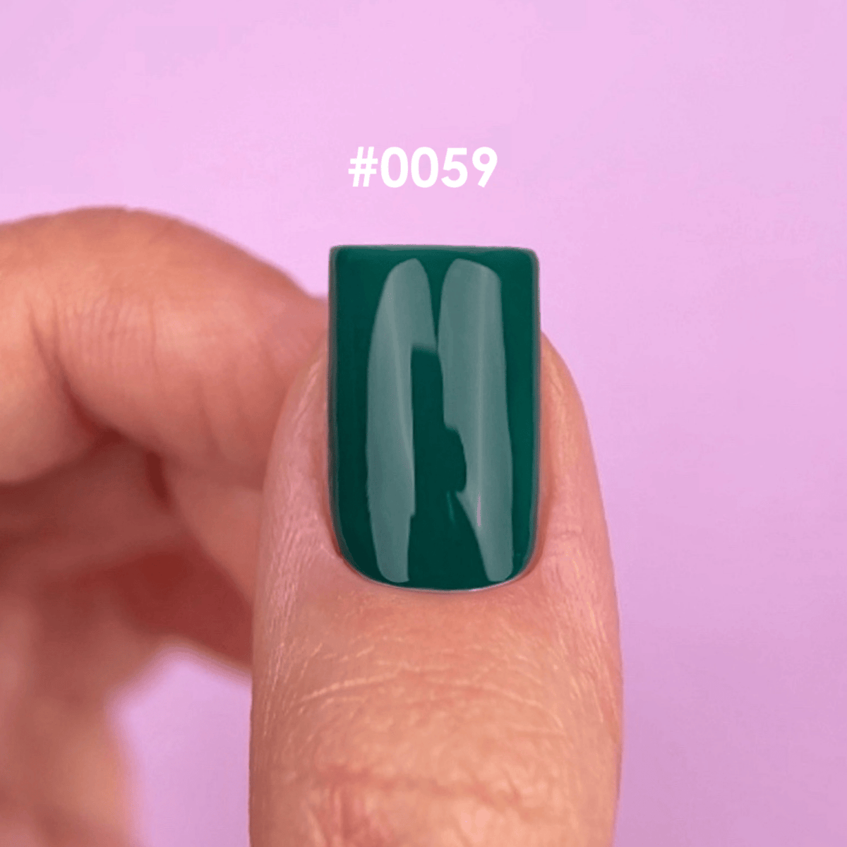 Unghie smaltate con DNKà Gel Polish 0059