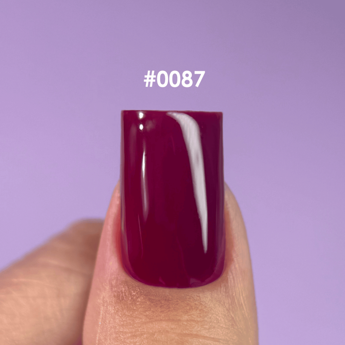 Unghie smaltate con DNKà Gel Polish 0087