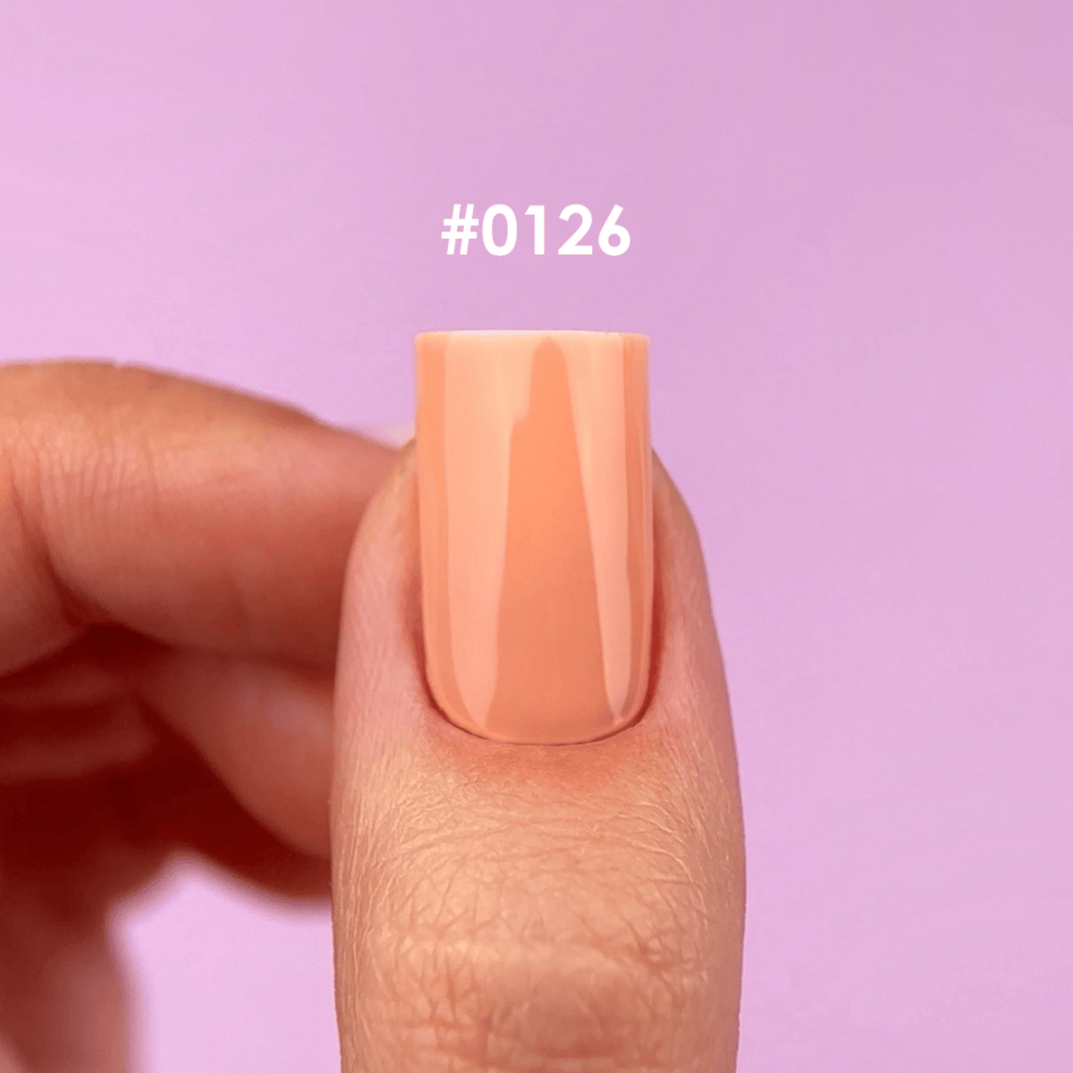 Unghie smaltate con DNKà Gel Polish 0126 Gigi, nude pesca pastello