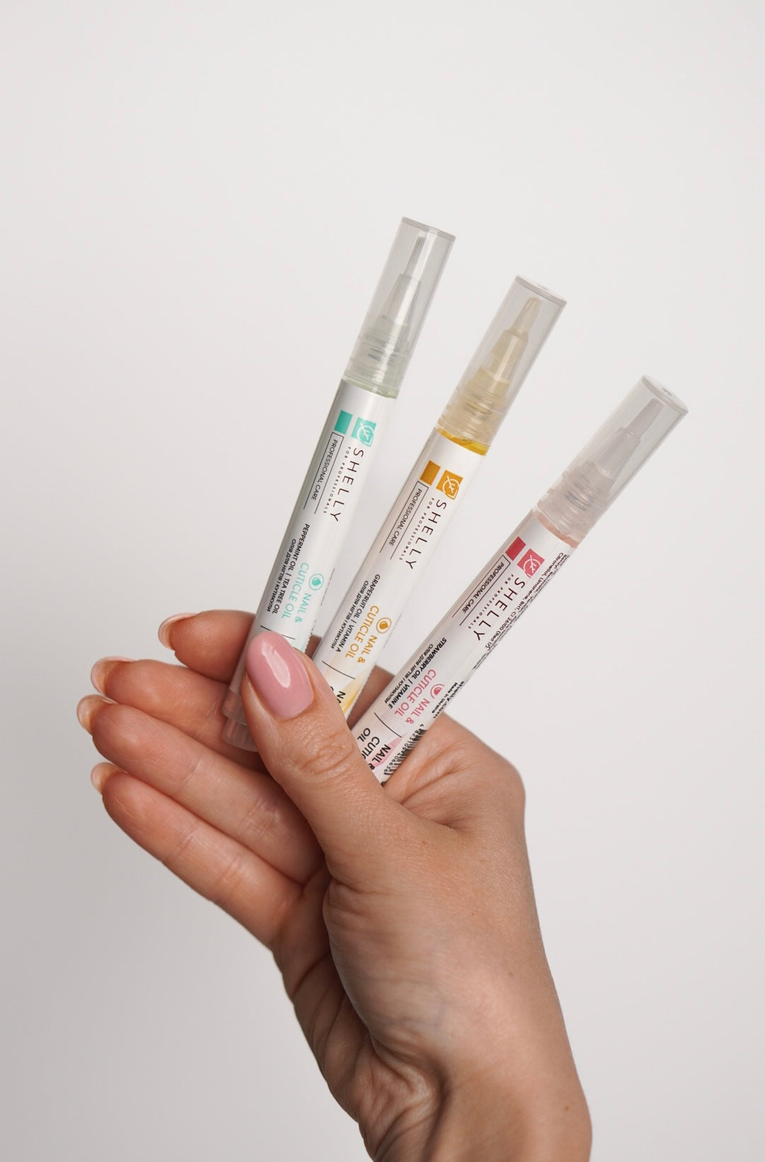 Shelly Olio per Unghie e Cuticole con Estratto di Fragola e Vitamina E 3ml 3